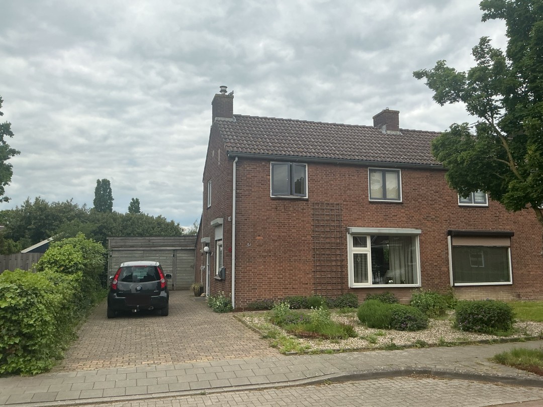 Twee-onder-één-kap te huur: Ingen Nulandtstraat 8, Kern Valburg Valburg